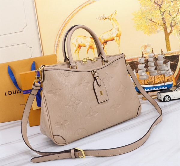 ルイヴィトンバッグ背面デザイン